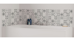 Panneau de bain : Carreaux ciment et arabesques noires
