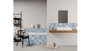Panneau de bain : Carreaux ciments et arabesques bleues