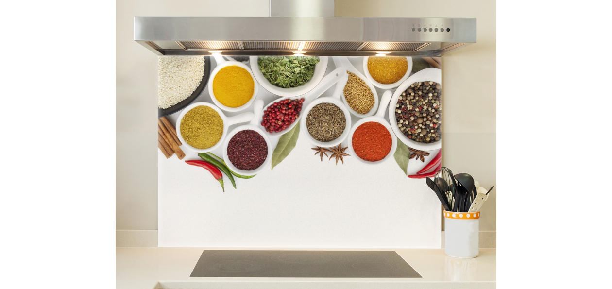 Epices sur fond blanc